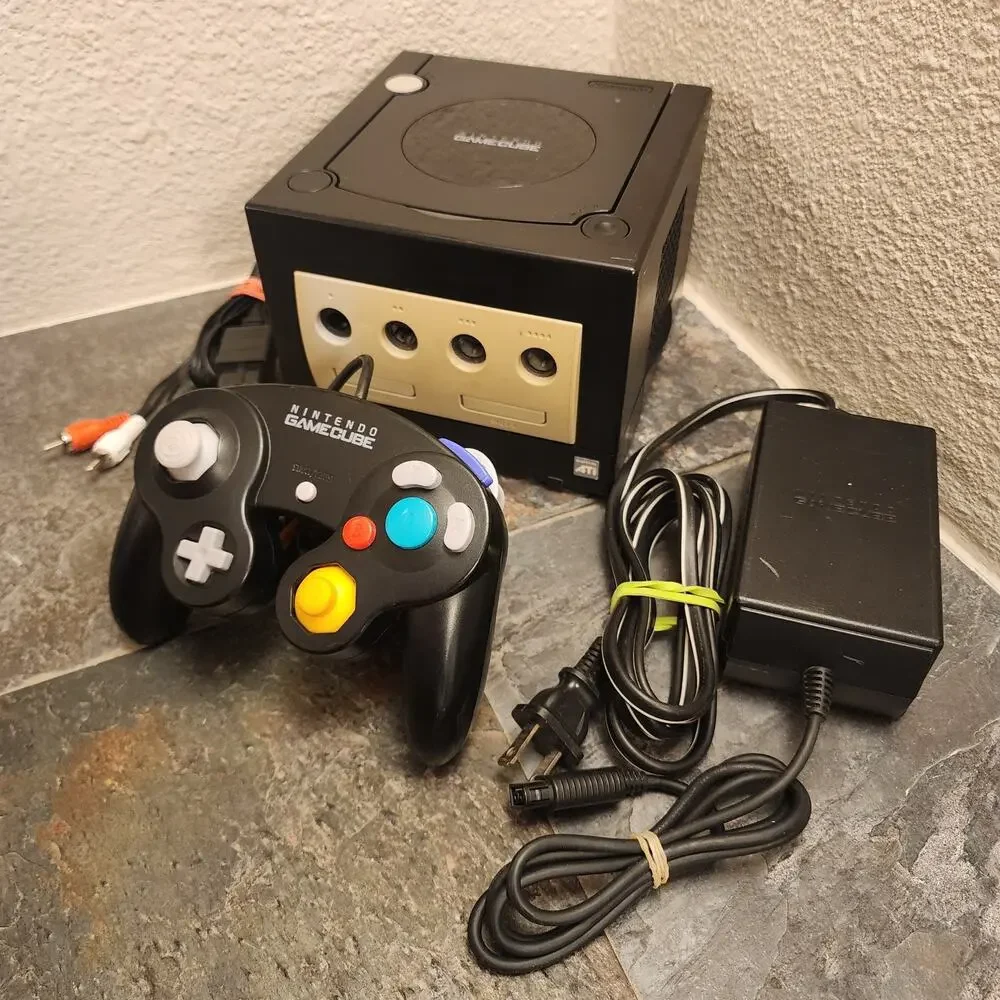 Hardware - Gamecube System (Black) w/ 1 Pad & Cables - Nintendo